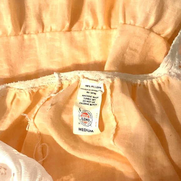 Vintage ILGWU Union Made Peach Nightgown With Lace Cap Sleeves Full Length Ruffl - Picture 10 of 11
